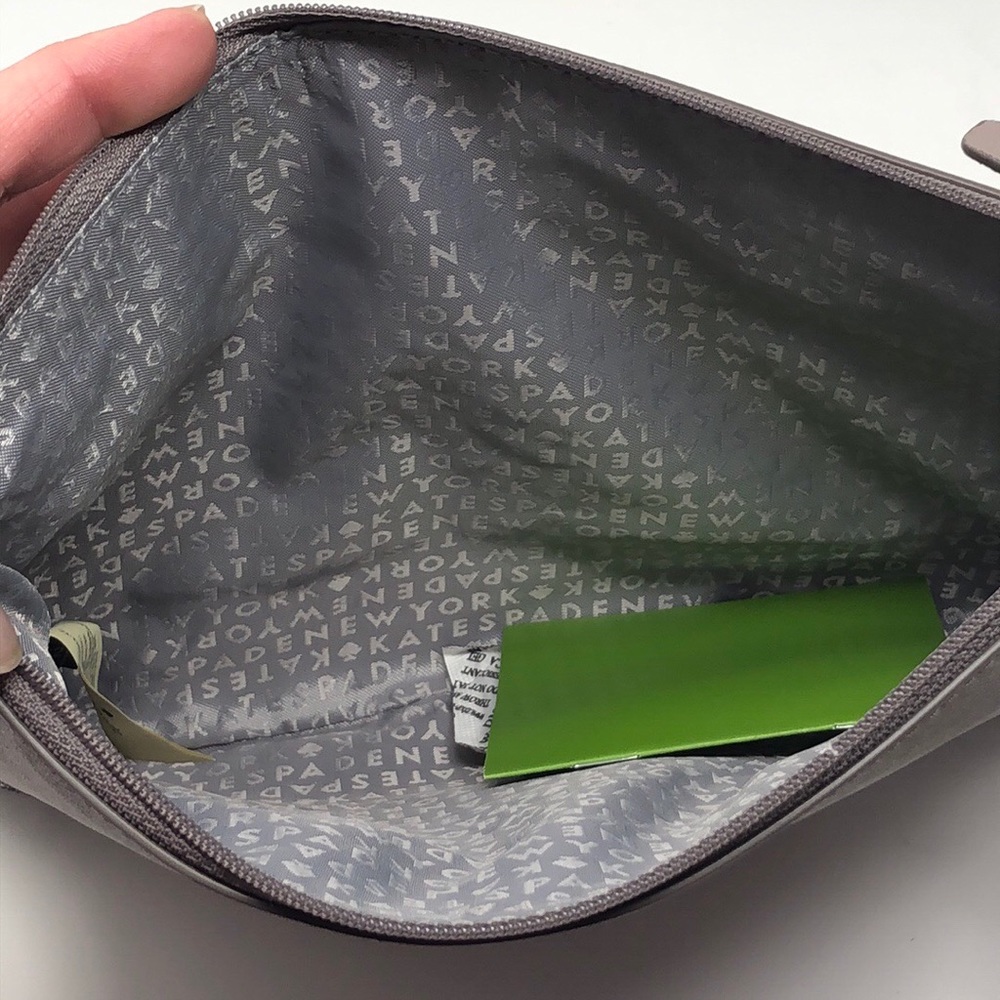 Nwt Kate spade cosmetic bag - Picture 3 of 3
